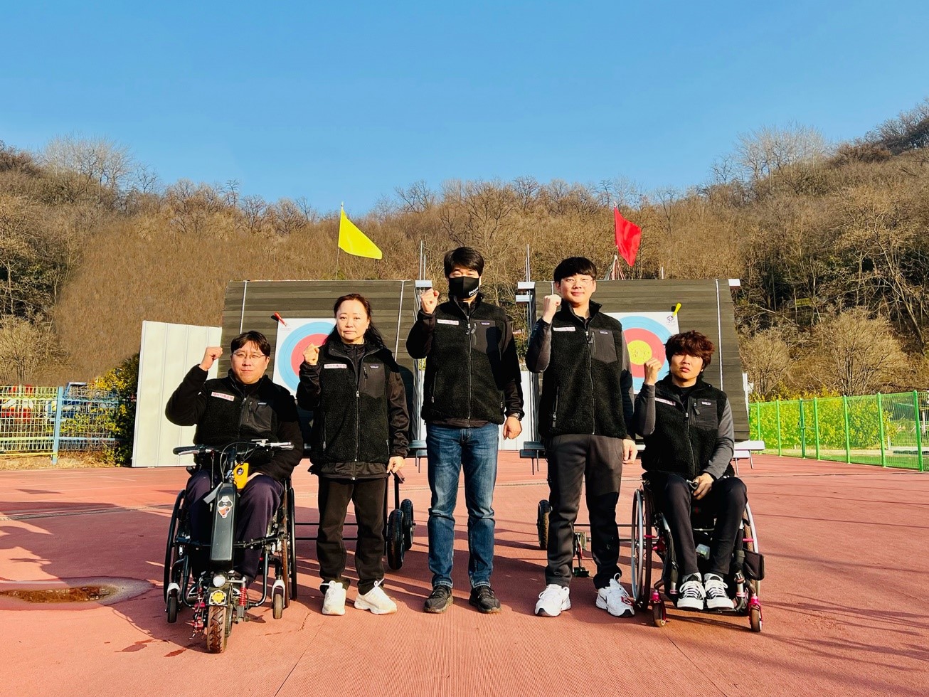 페퍼저축은행 장애인 양궁팀 선수 2인 국가대표선수단